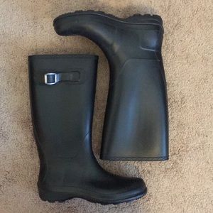 Black Rainboots by Kamik. Size 9